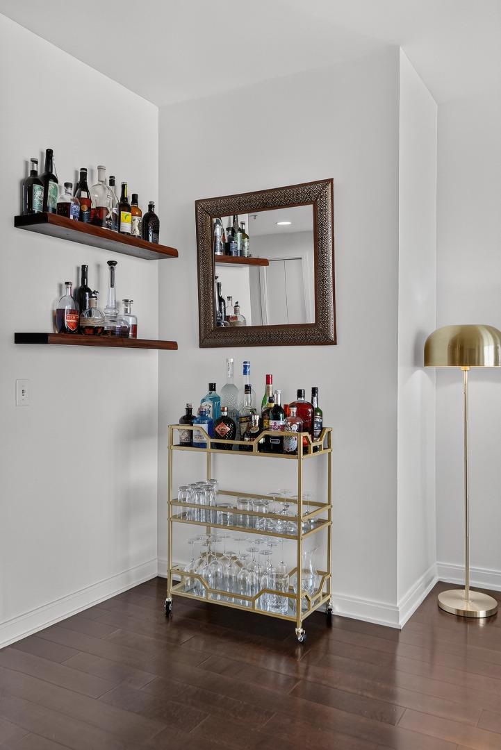 425 1st Street 3201 Property Photo 6