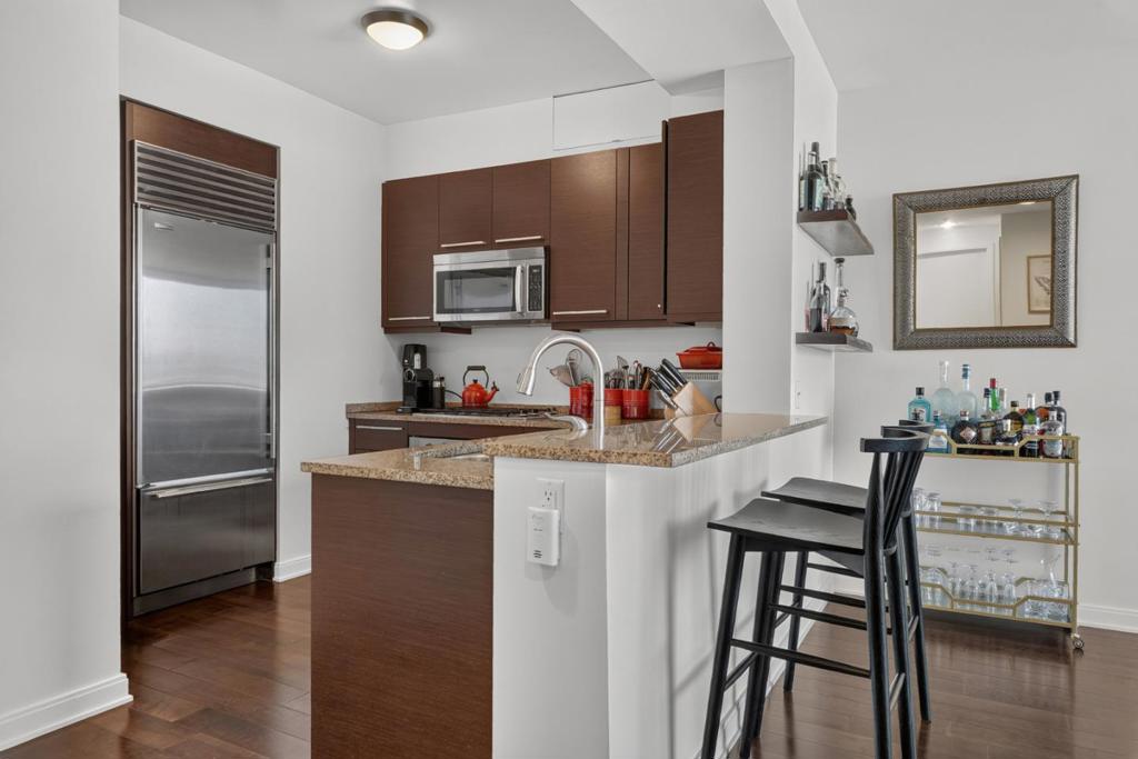 425 1st Street 3201 Property Photo 10