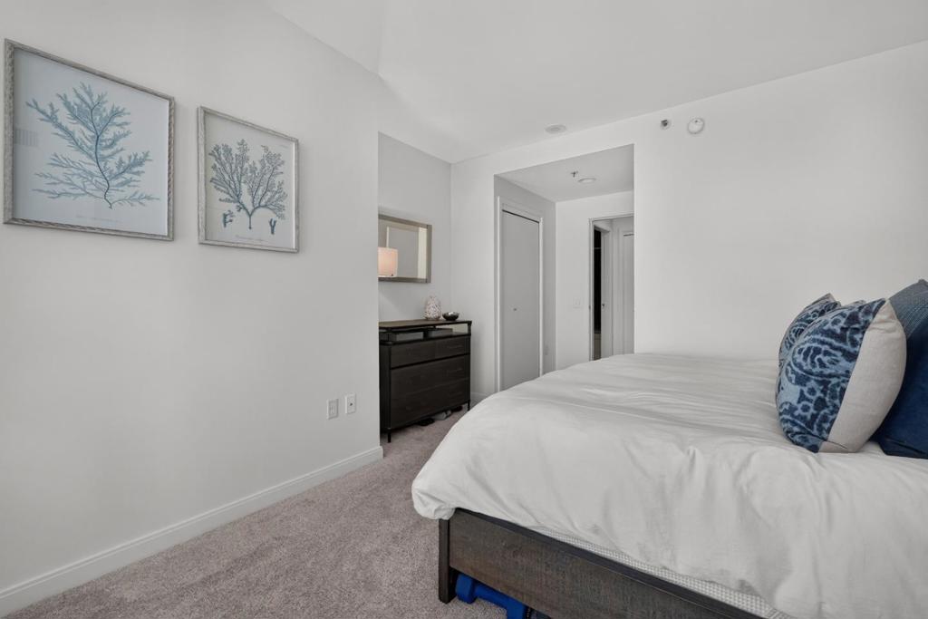 425 1st Street 3201 Property Photo 17