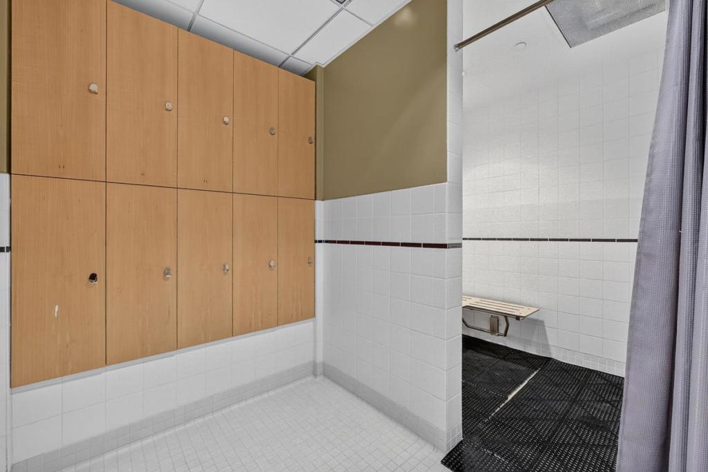 425 1st Street 3201 Property Photo 40