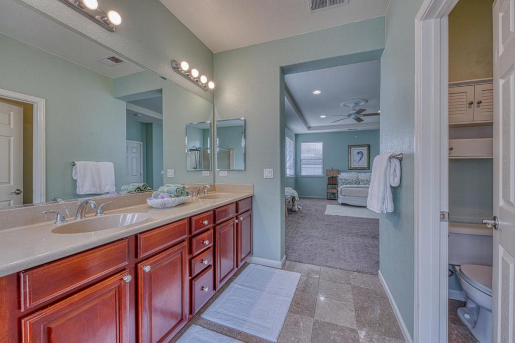 4560 Peninsula Point Drive Property Photo 36