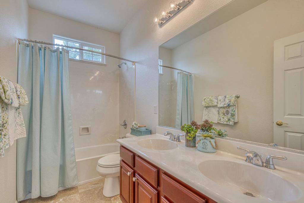 4560 Peninsula Point Drive Property Photo 43