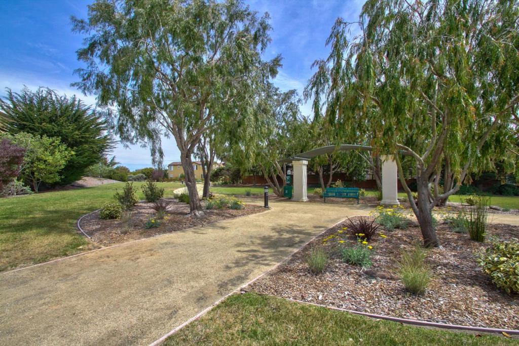 4560 Peninsula Point Drive Property Photo 48