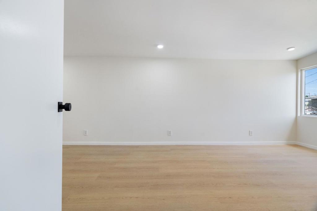 2136 Foothill Boulevard Property Photo 33