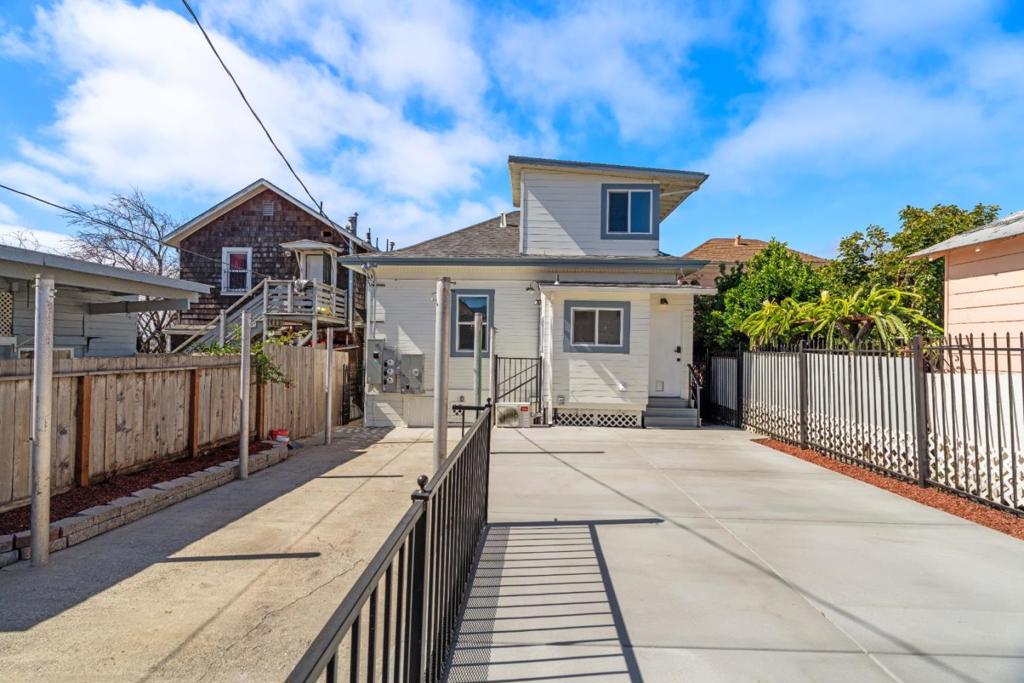 2136 Foothill Boulevard Property Photo 41