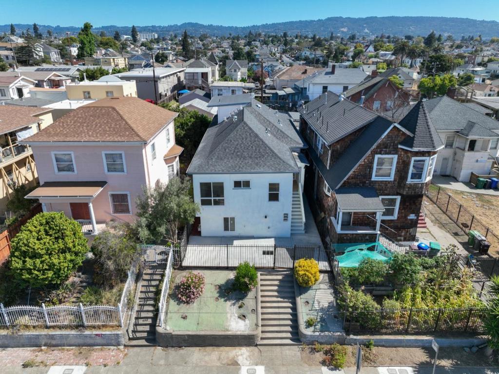 2136 Foothill Boulevard Property Photo 43