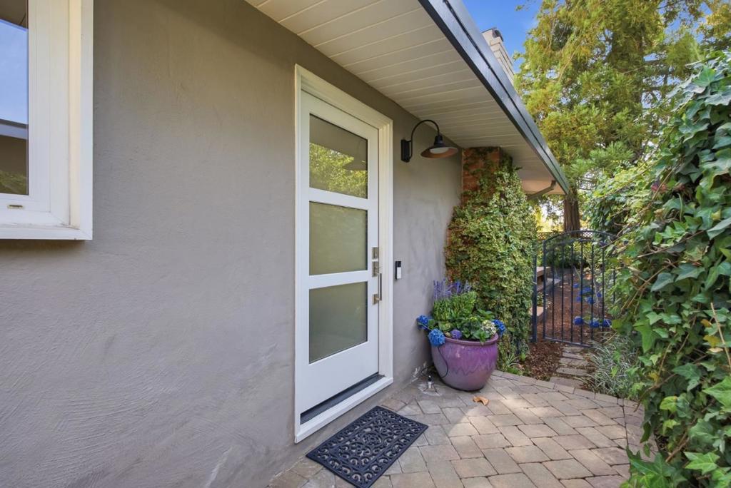 952 Dennis Drive Property Photo 14