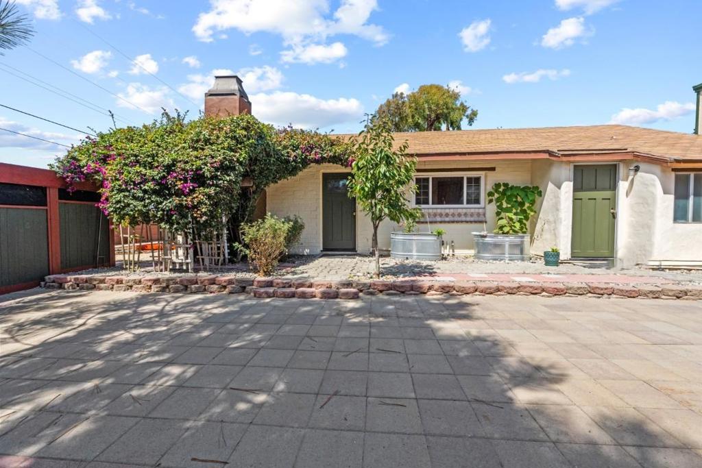 1494 Darwin Street Property Photo 1