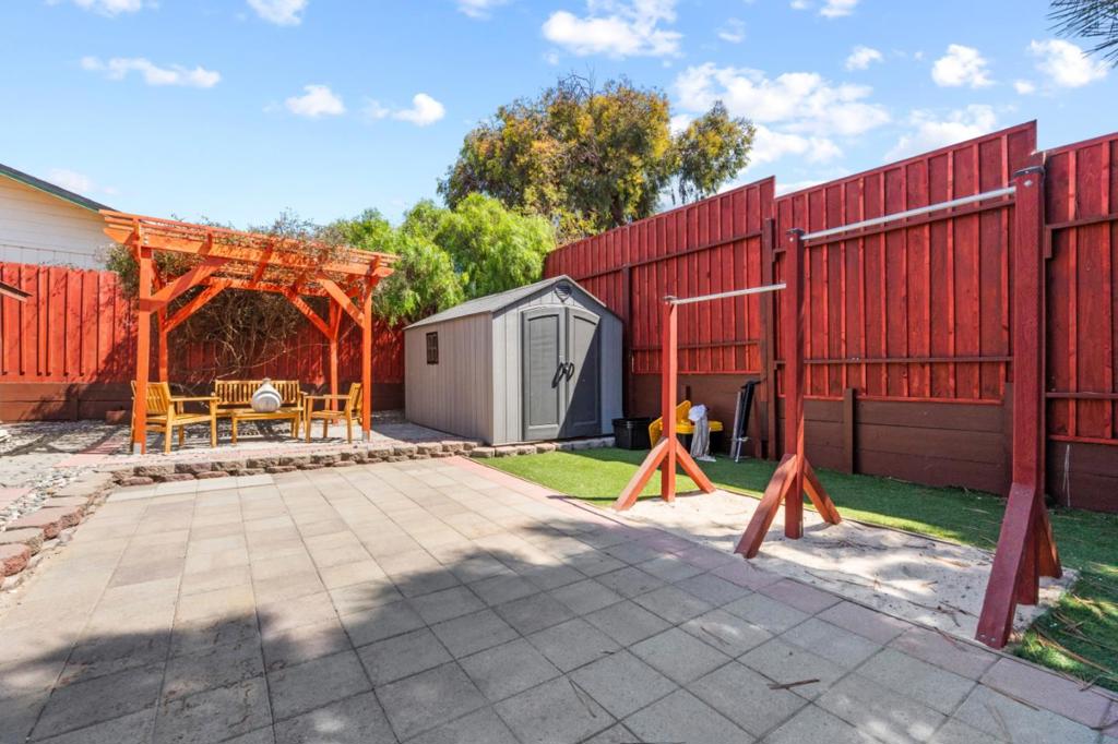 1494 Darwin Street Property Photo 5