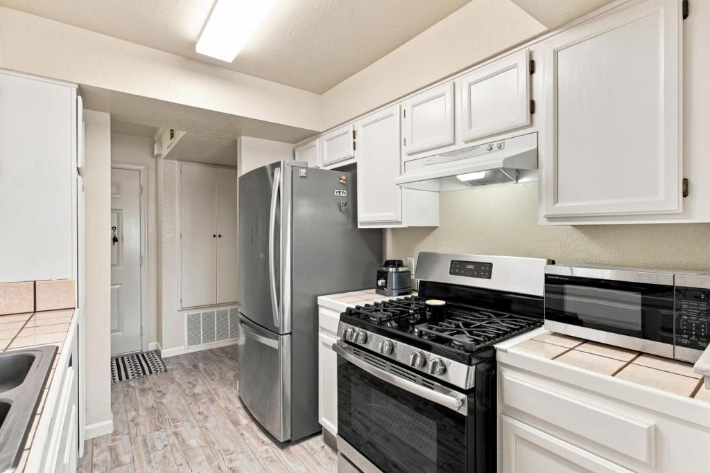 2448 N Main Street B Property Photo 6