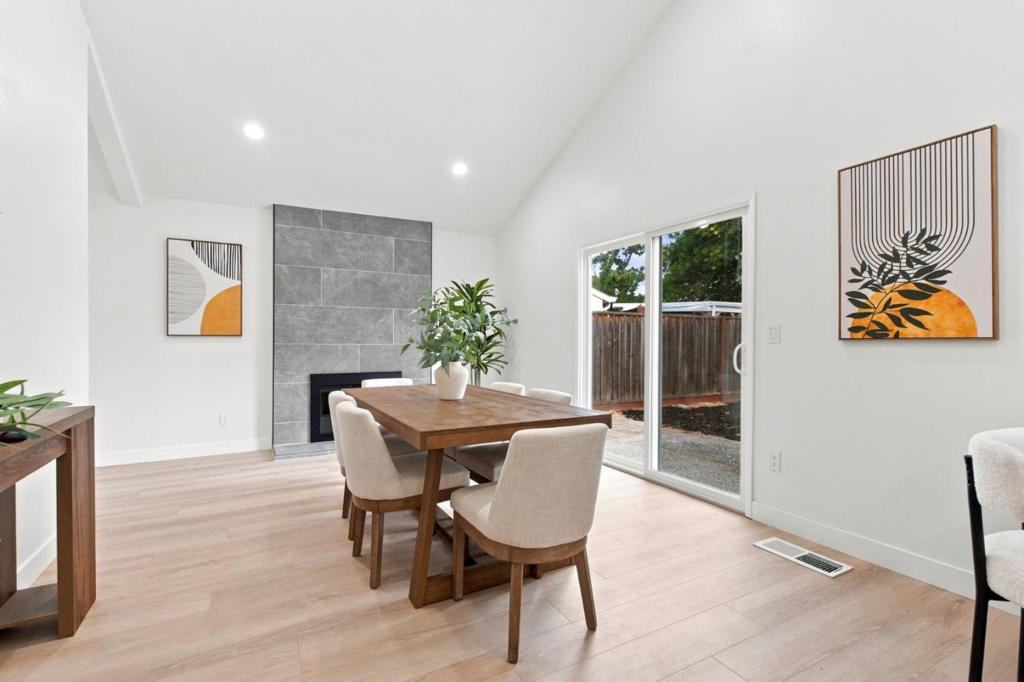 5330 Pebbletree Way Property Photo 10