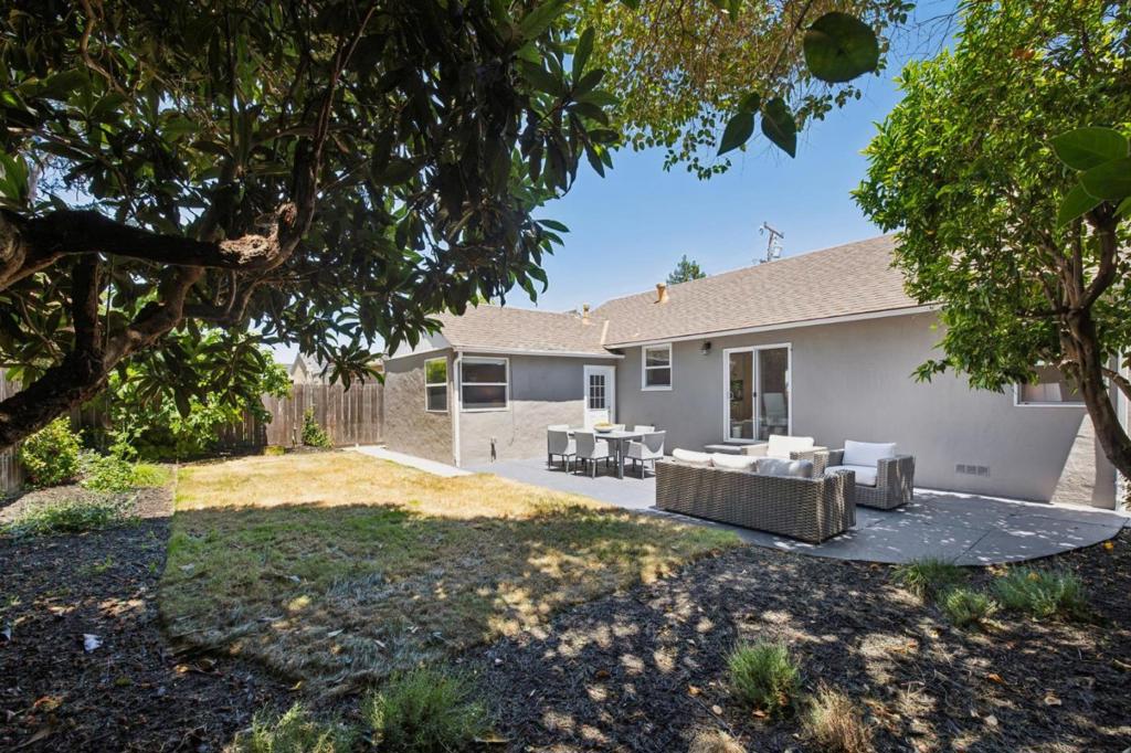 1080 Judson Street Property Photo 2