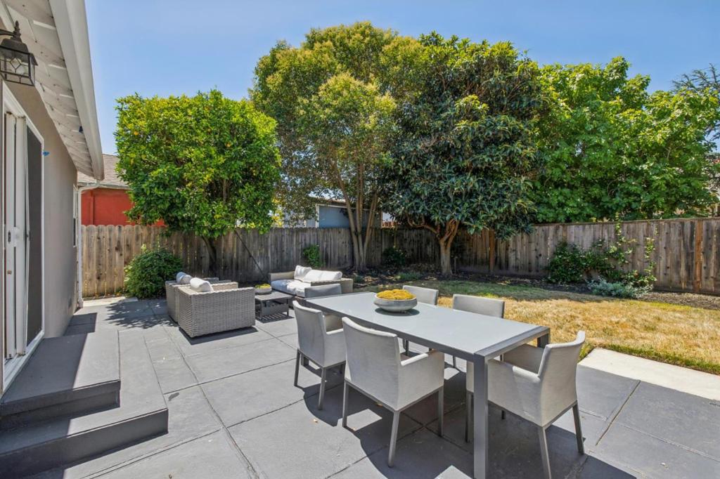 1080 Judson Street Property Photo 20