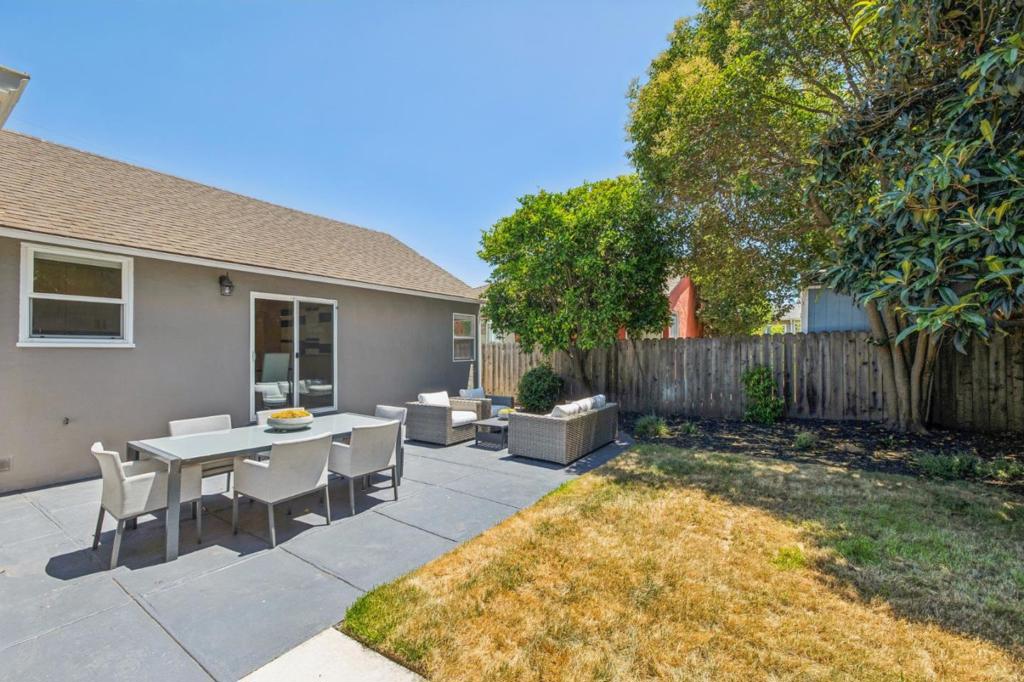 1080 Judson Street Property Photo 21