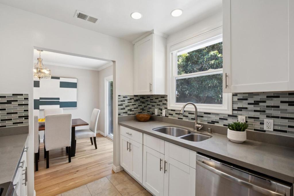 1080 Judson Street Property Photo 24