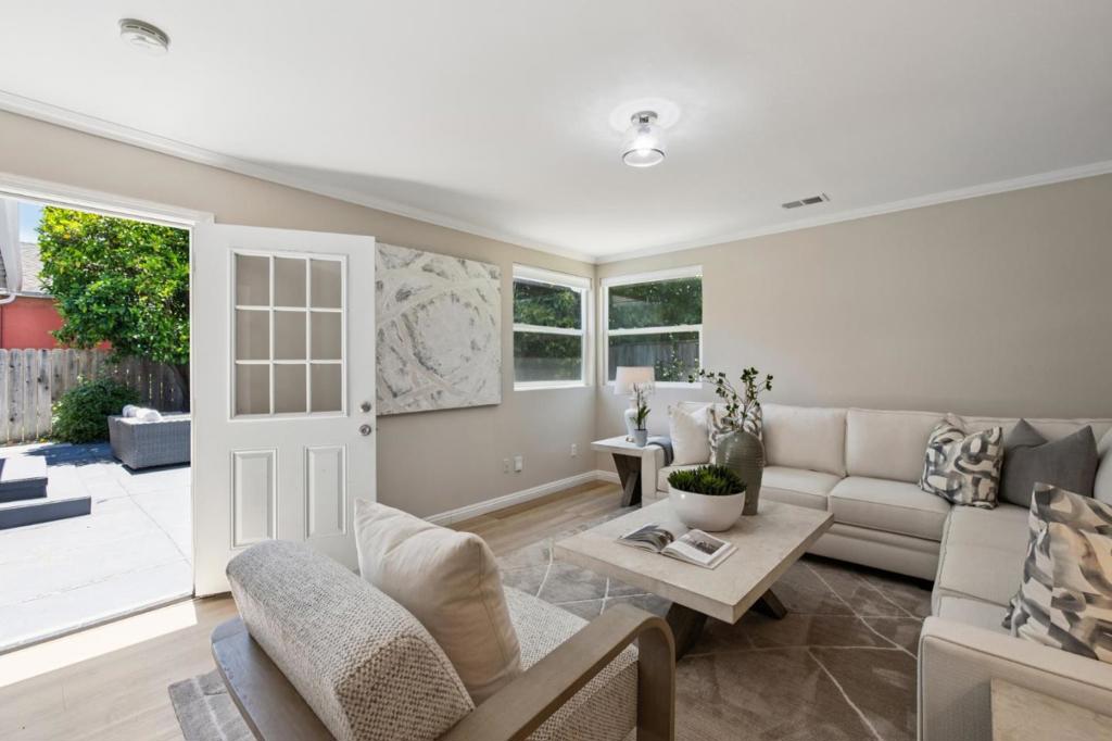 1080 Judson Street Property Photo 28