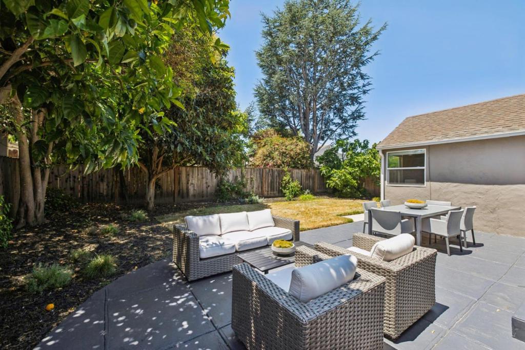 1080 Judson Street Property Photo 55