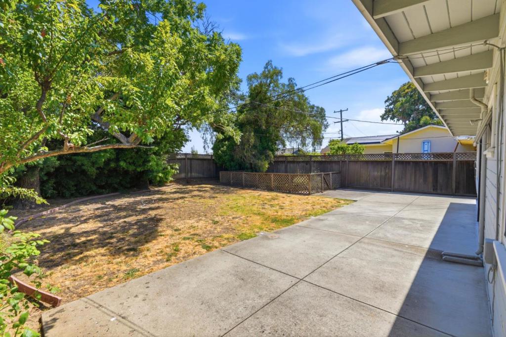 1424 Hemlock Avenue Property Photo 17