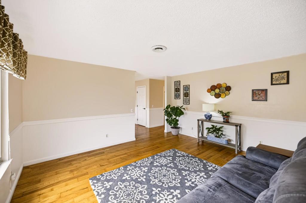 1841 Judson Street Property Photo 4