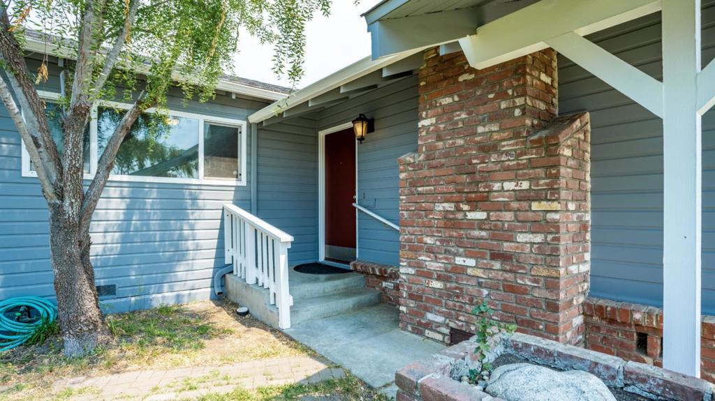136 Del Mar Drive Property Photo 4