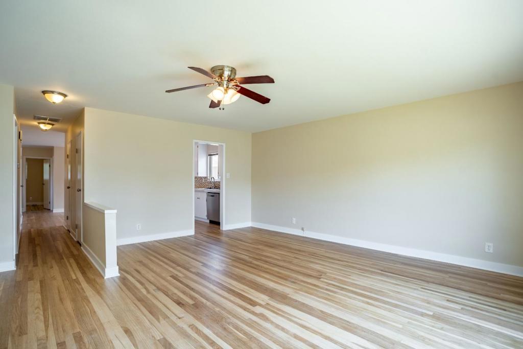 136 Del Mar Drive Property Photo 6