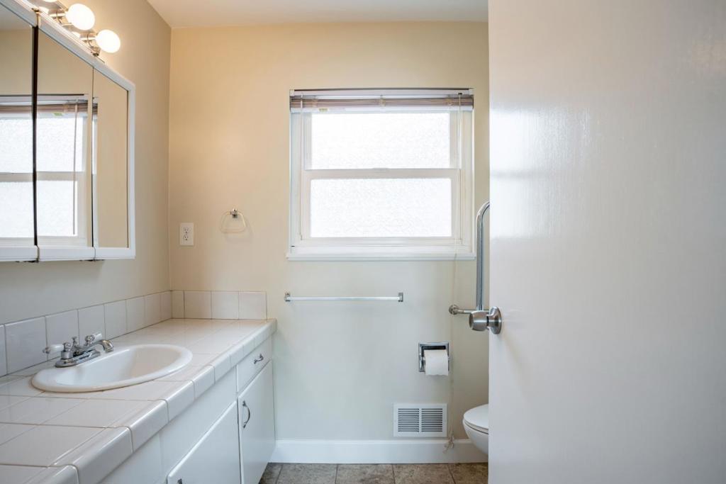 136 Del Mar Drive Property Photo 26