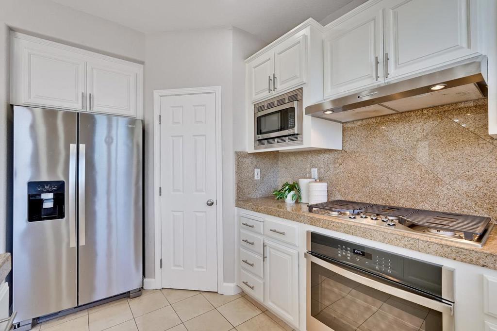 1233 Arabelle Way Property Photo 14