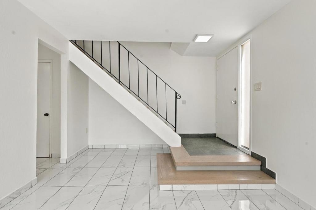 273 Sunnyhills Drive Property Photo 3