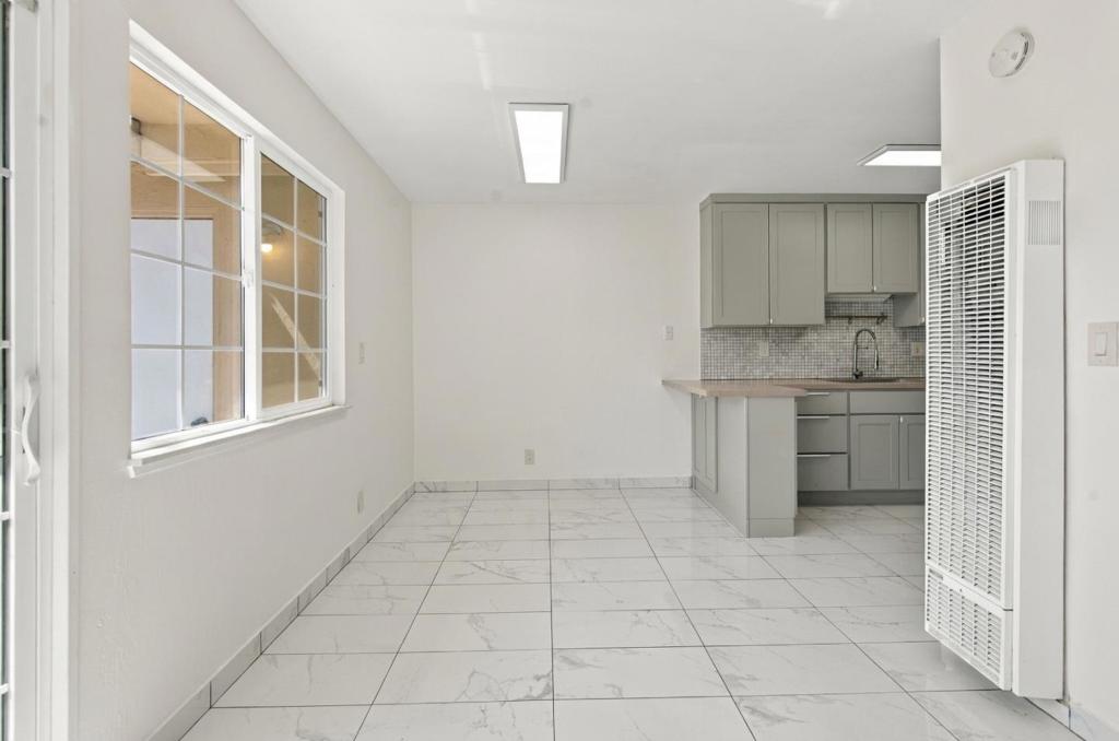 273 Sunnyhills Drive Property Photo 5