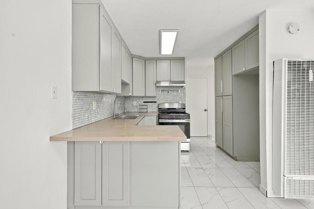 273 Sunnyhills Drive Property Photo 6