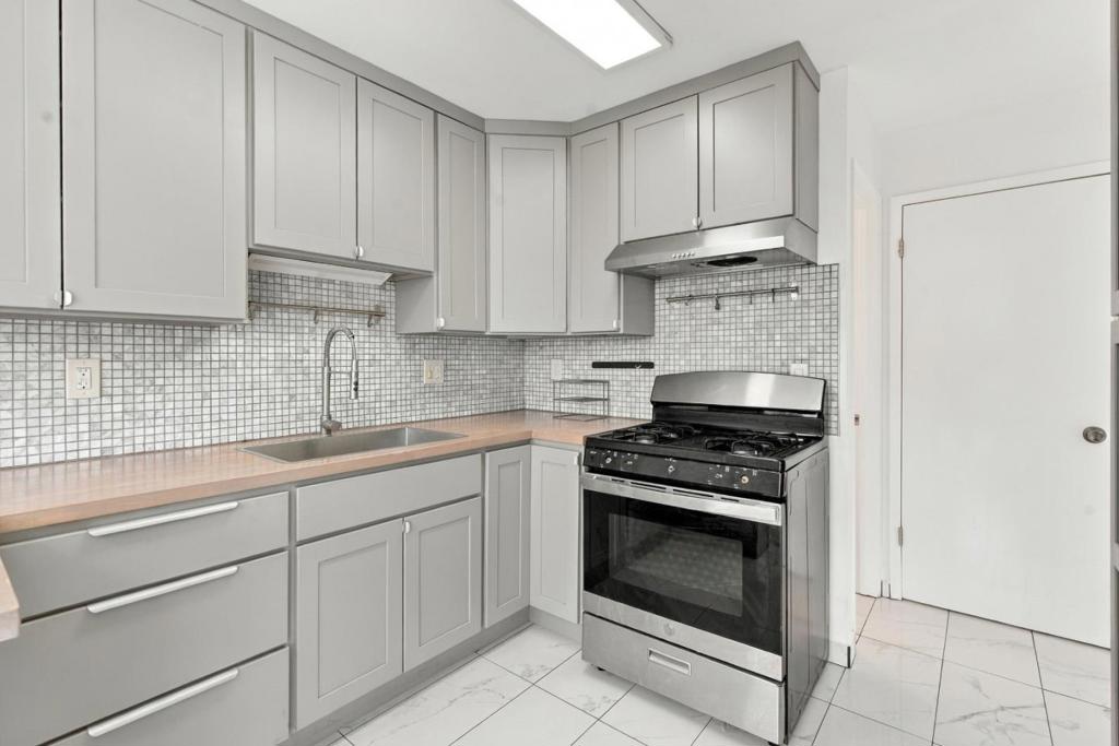 273 Sunnyhills Drive Property Photo 7