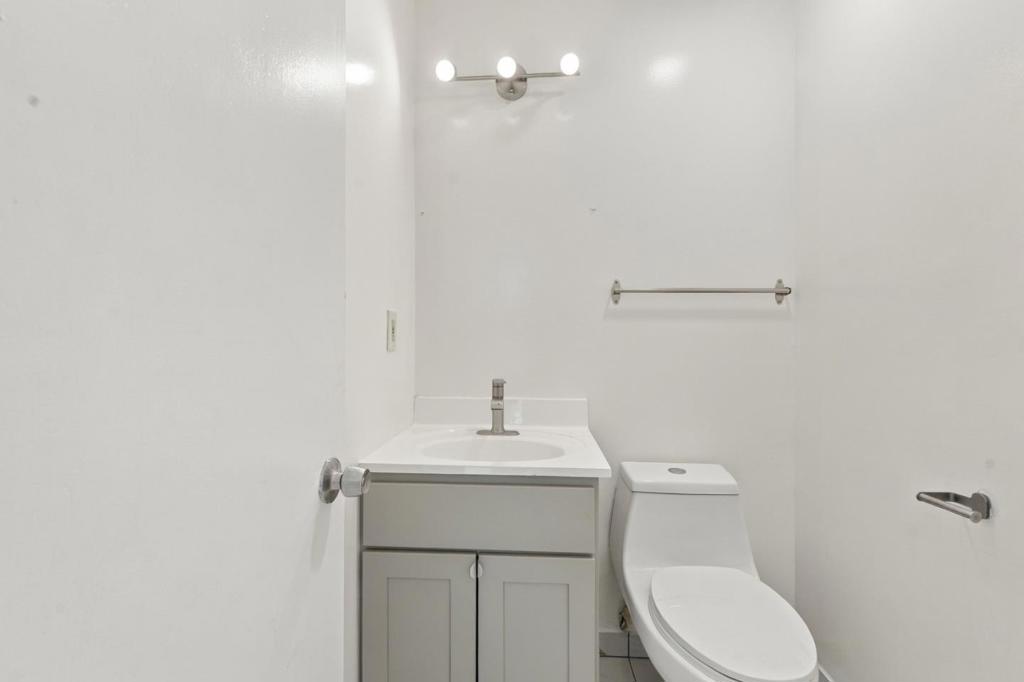 273 Sunnyhills Drive Property Photo 9