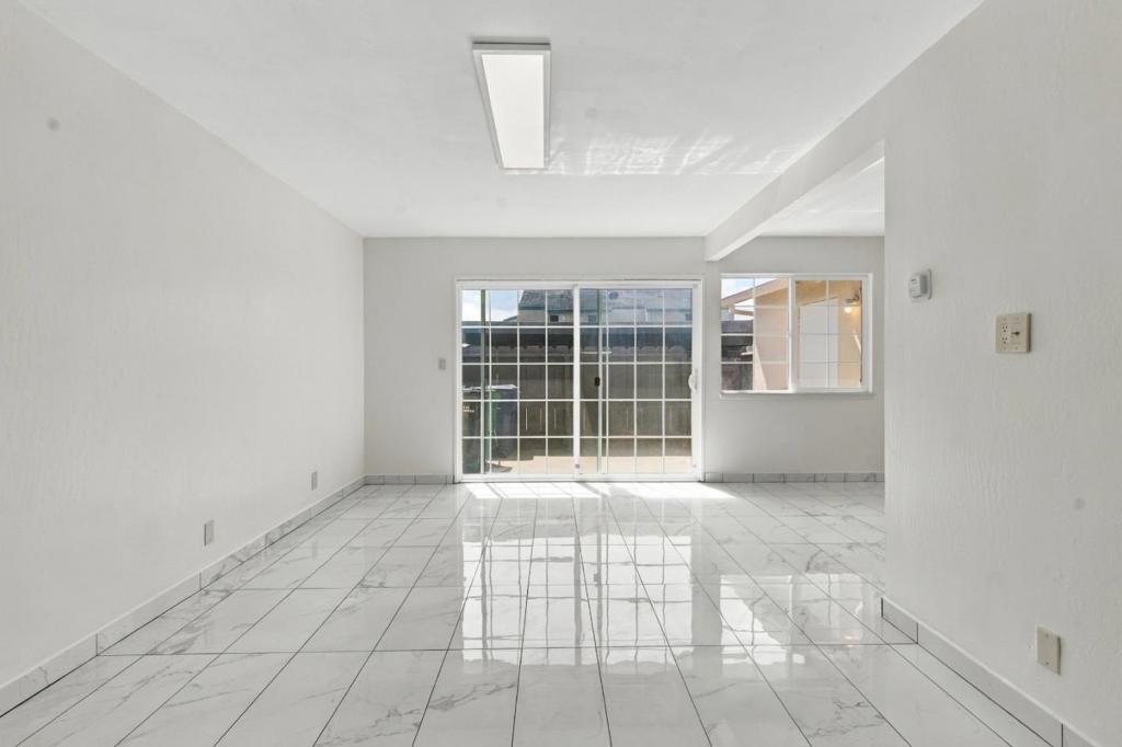 273 Sunnyhills Drive Property Photo 11