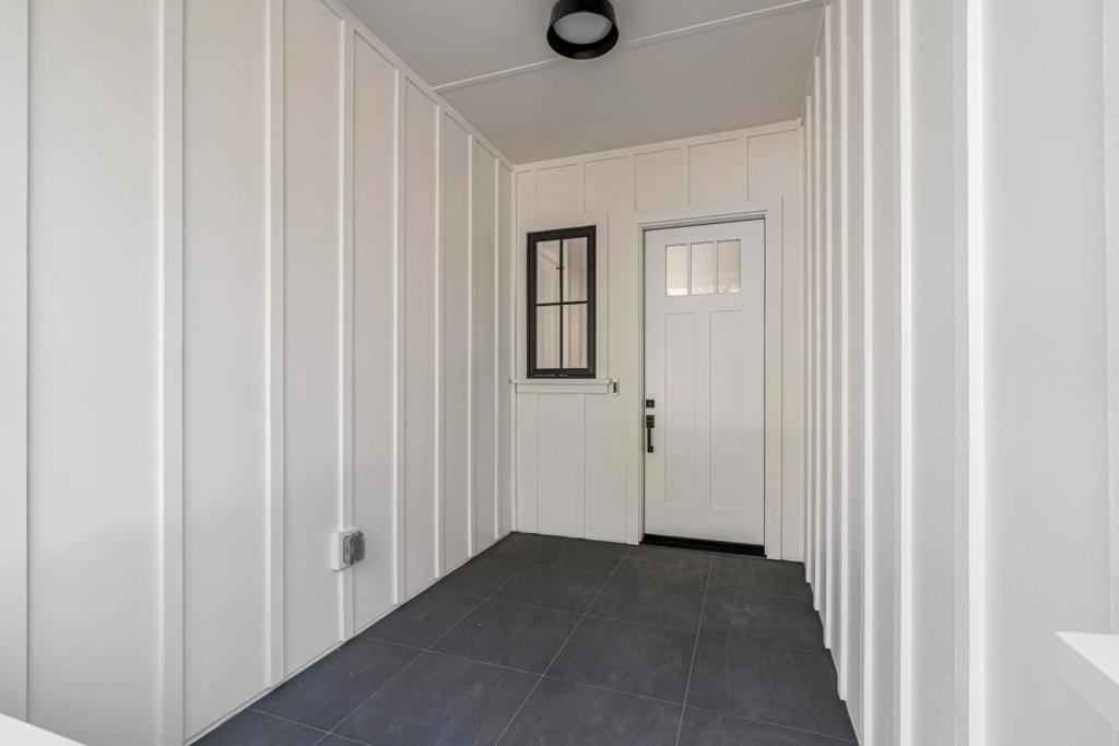 1460 Kentfield Avenue Property Photo 4