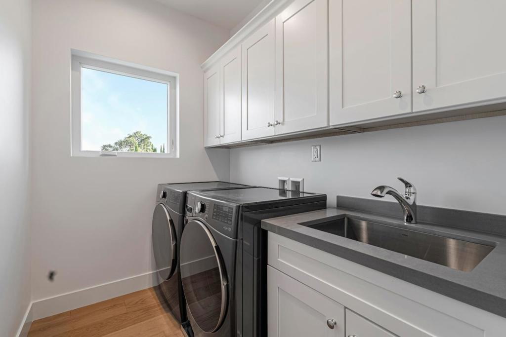 1460 Kentfield Avenue Property Photo 11