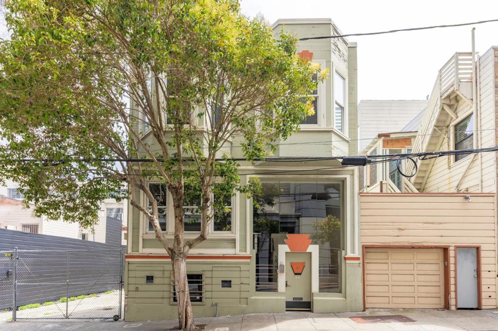 271 Austin Street Property Photo 1