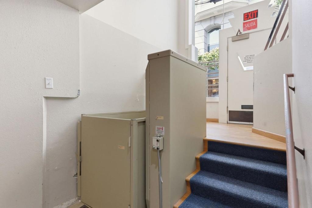 271 Austin Street Property Photo 8