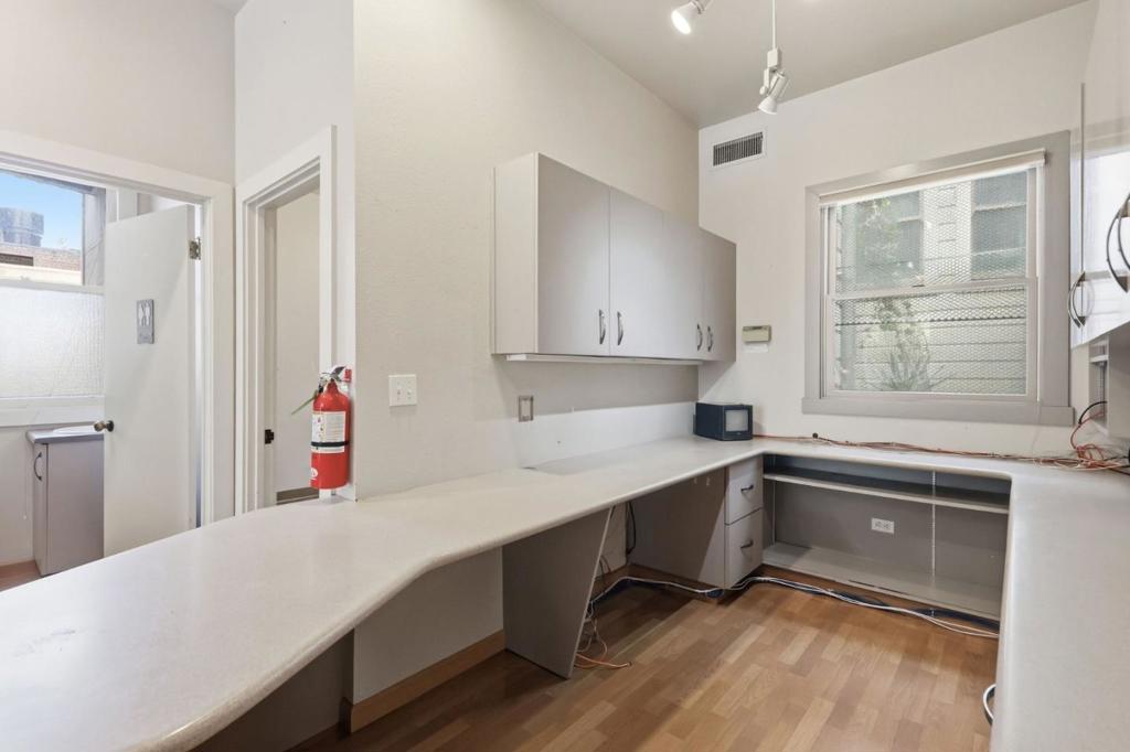271 Austin Street Property Photo 16