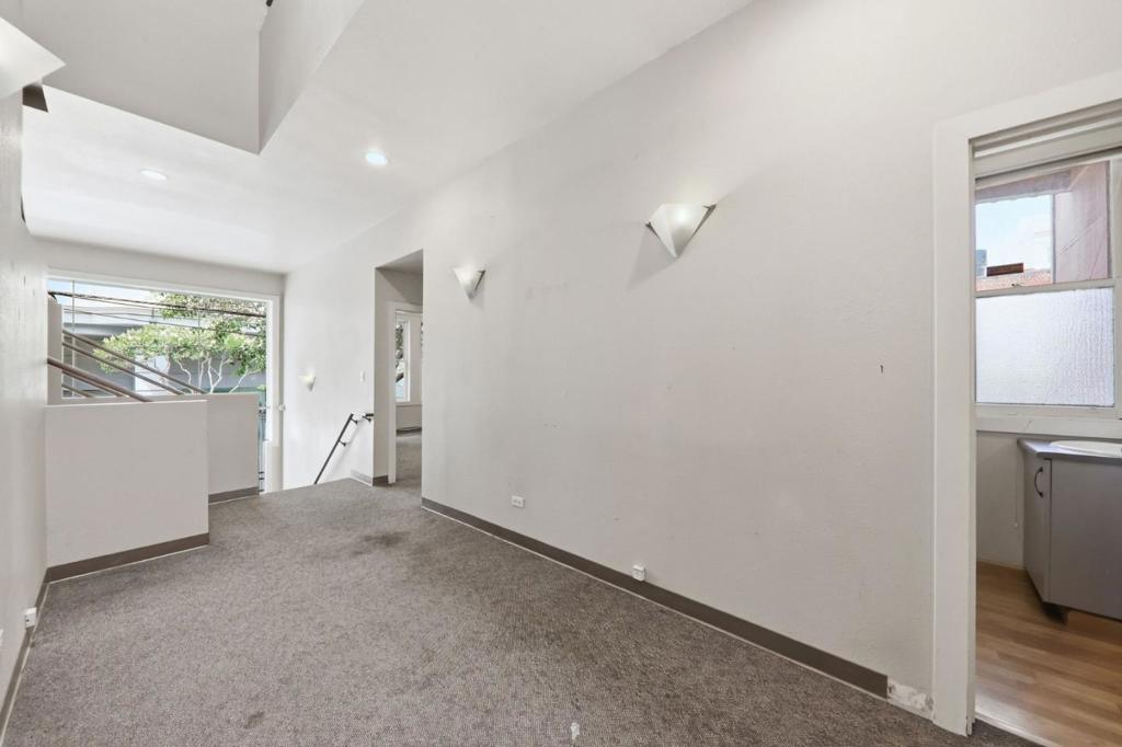 271 Austin Street Property Photo 24