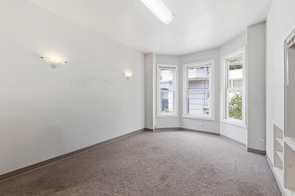271 Austin Street Property Photo 31