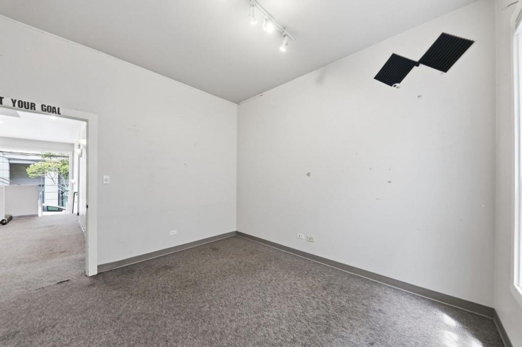 271 Austin Street Property Photo 32