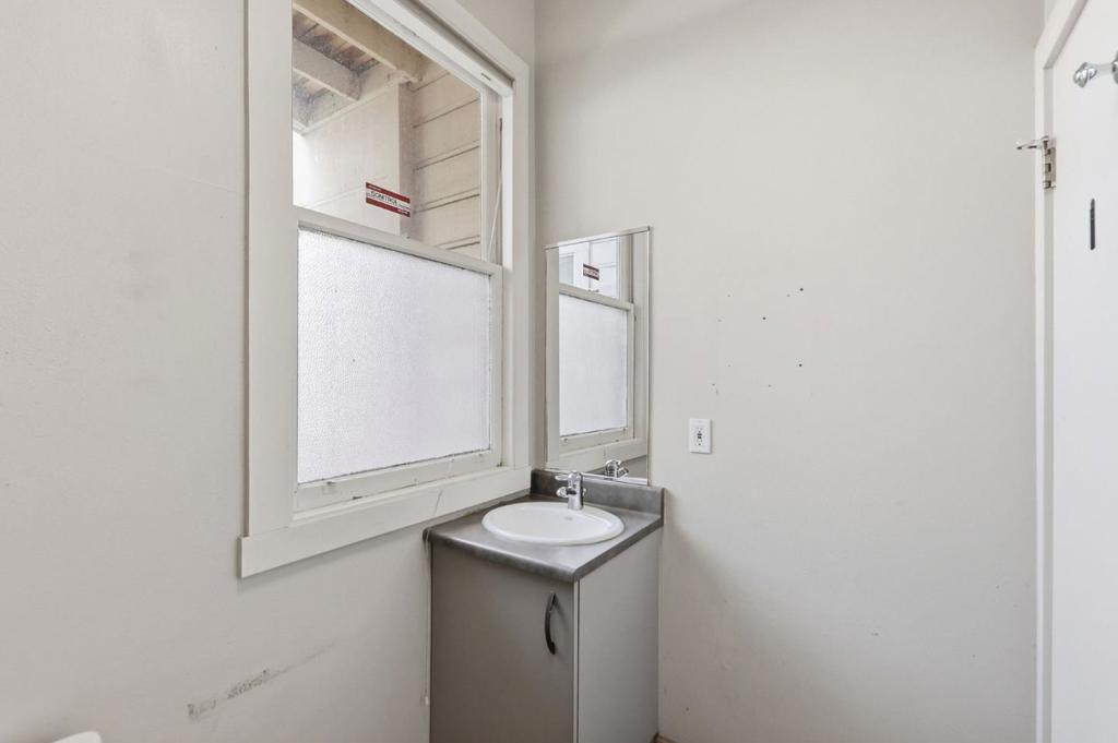 271 Austin Street Property Photo 41
