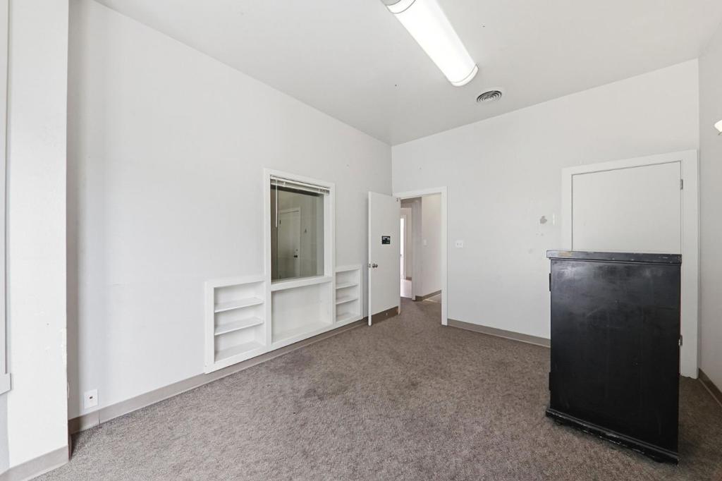 271 Austin Street Property Photo 43