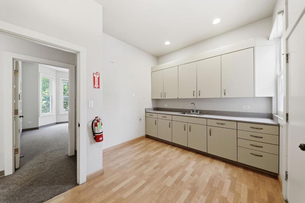 271 Austin Street Property Photo 50