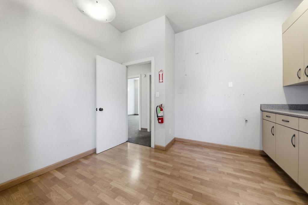 271 Austin Street Property Photo 56
