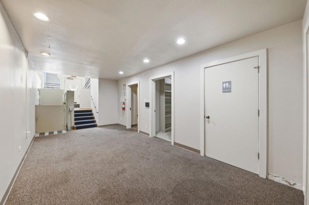 271 Austin Street Property Photo 60