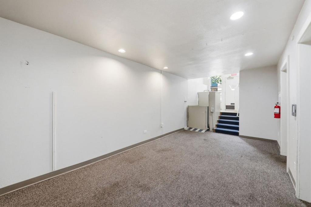 271 Austin Street Property Photo 62