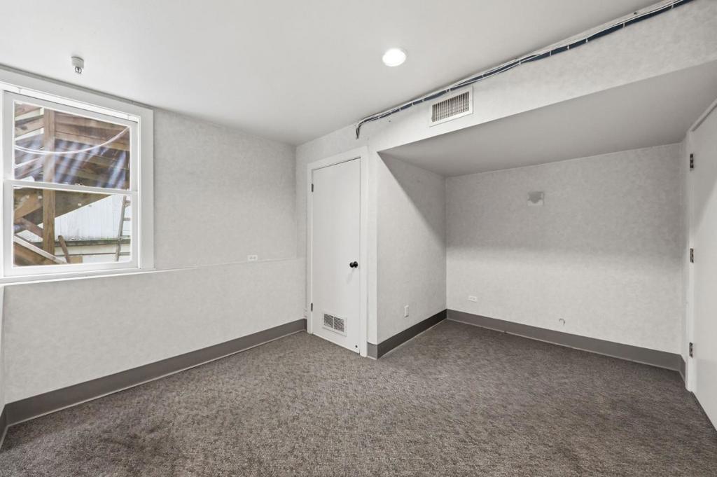 271 Austin Street Property Photo 65