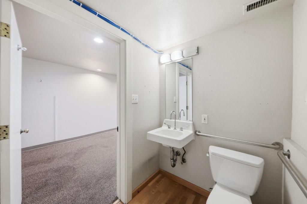 271 Austin Street Property Photo 67