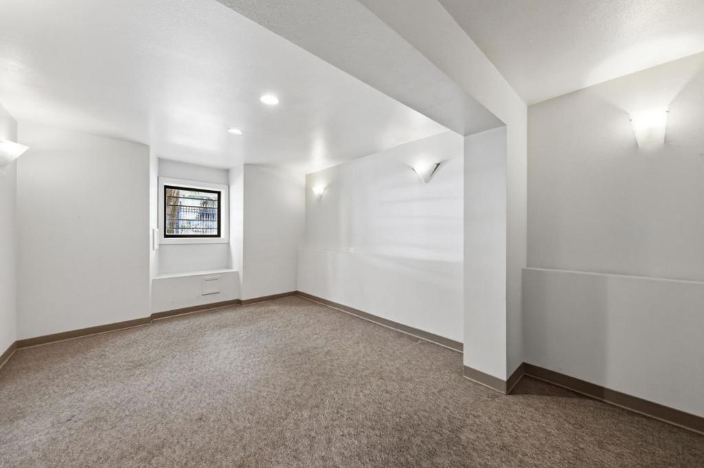 271 Austin Street Property Photo 71